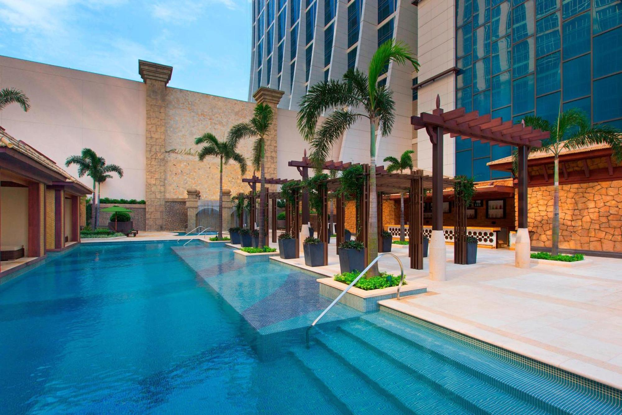 Sheraton Grand Macao Hotel Exterior photo The pool at the W Hotel