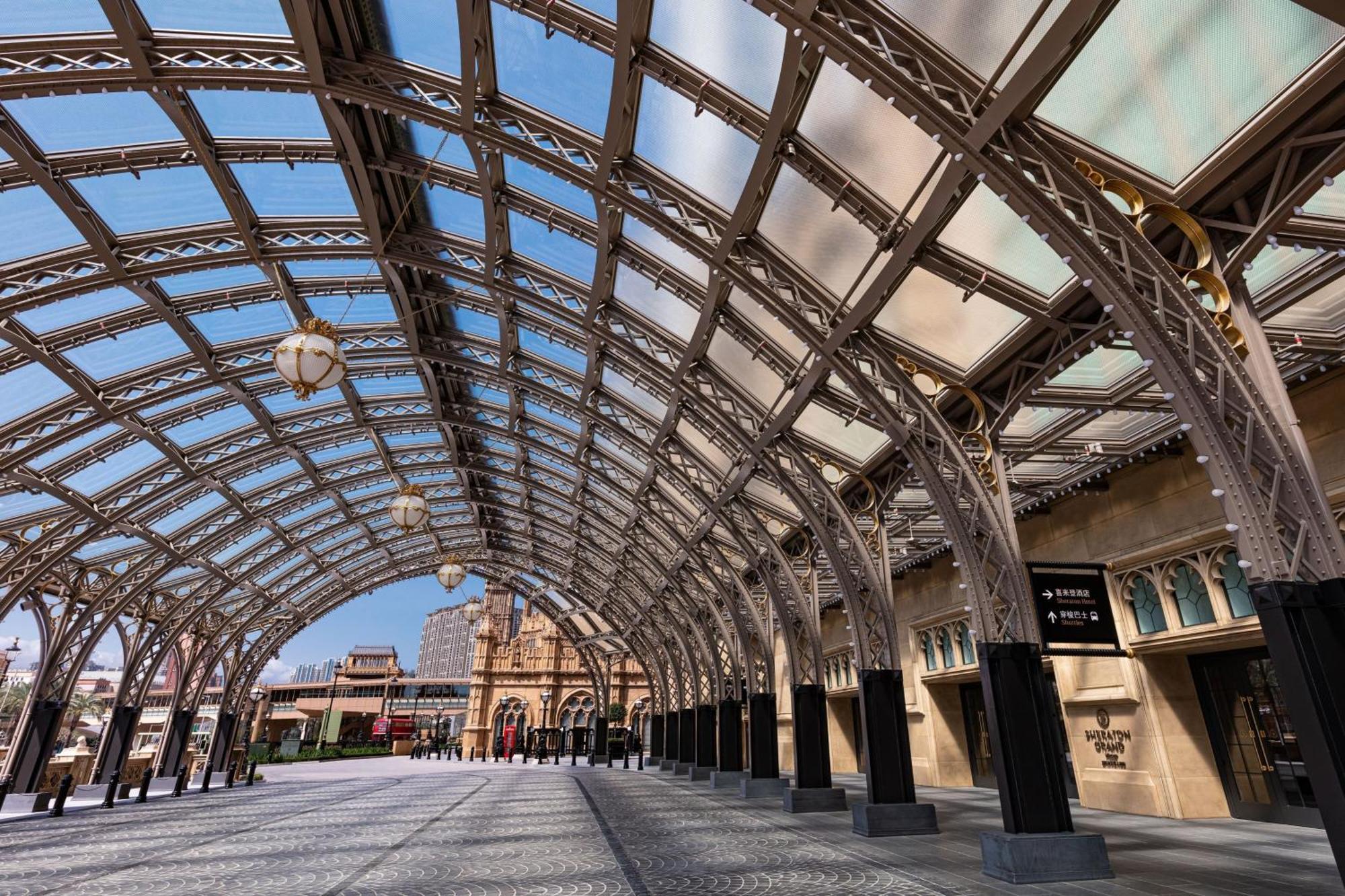 Sheraton Grand Macao Hotel Exterior photo The main entrance of the station